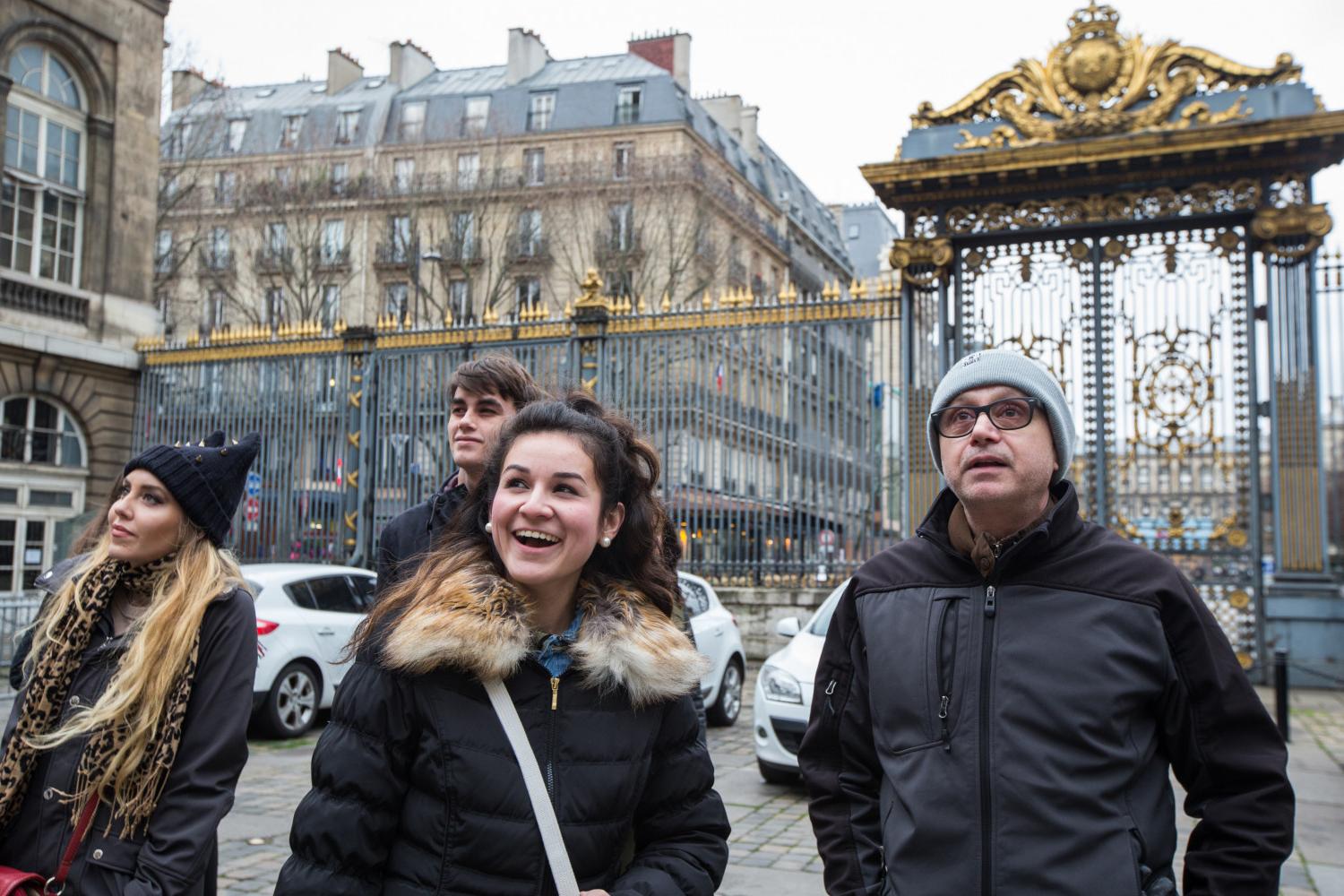 <a href='http://tmbl.ngskmc-eis.net'>全球十大赌钱排行app</a>学院法语教授Pascal Rollet带领学生们到巴黎游学.